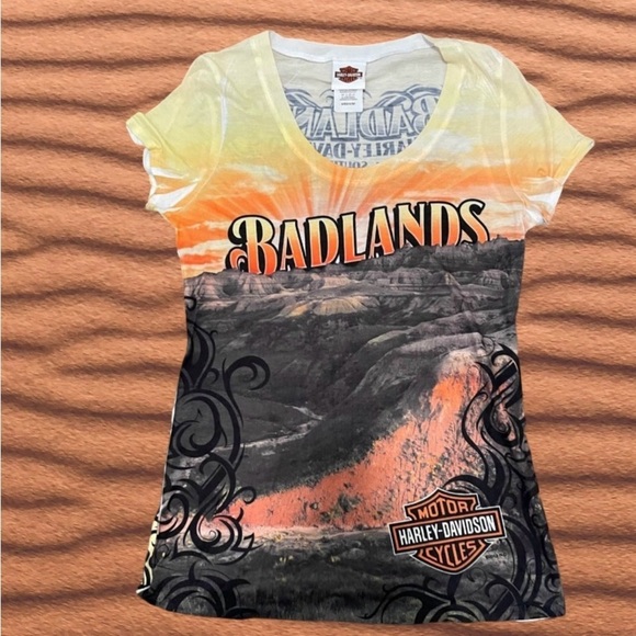 Harley Davidson, Badlands women’s T-shirt size medium short sleeve - Picture 1 of 2